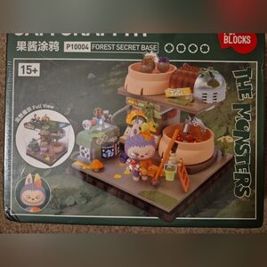 The MONSTERS Adventure Forest Building Set with Characters